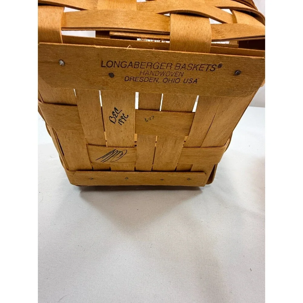 1996 Longaberger Light The Fire Bee Basket w/Liner & Protector Basket